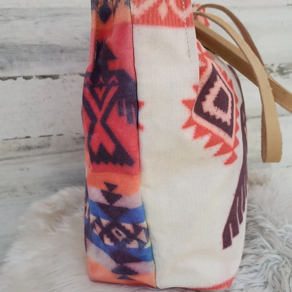 MONTANA WEST CANVAS/LEATHER TOTE - Picture 3 of 12